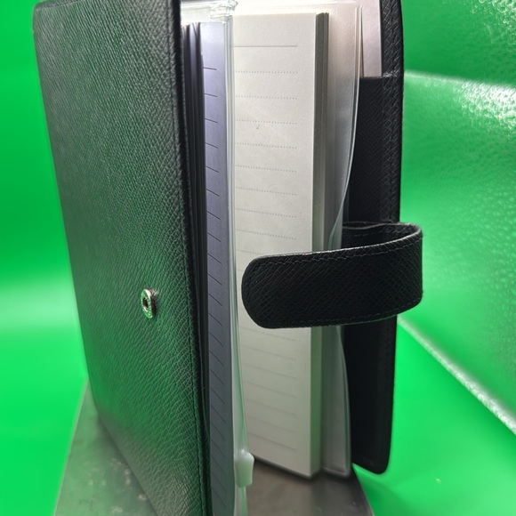 Louis Vuitton MM Agenda - Picture 9 of 16